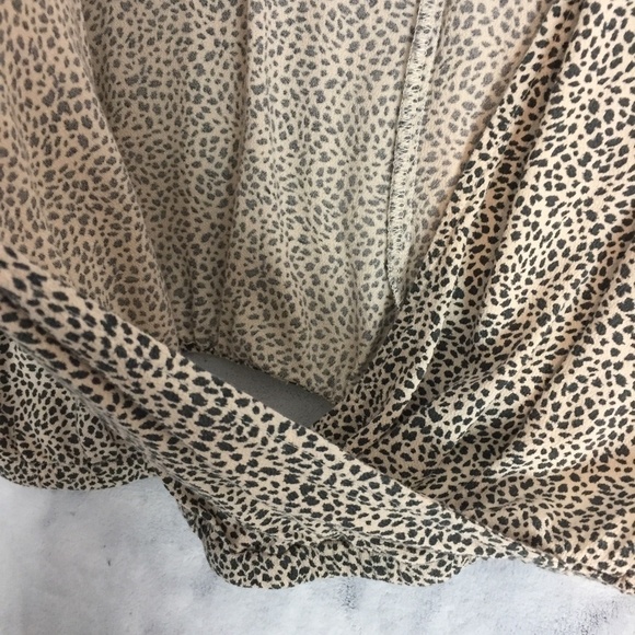 American Eagle Cheetah Print Top Womens Medium Criss Cross Elastic Waist Blouse - Picture 5 of 12